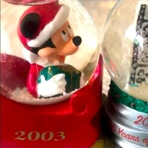 𝅺disney mini globe 2003 JC Penney Black Friday